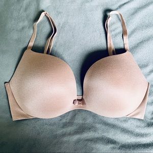 Victoria’s Secret nude push up bra size 32D(34C)